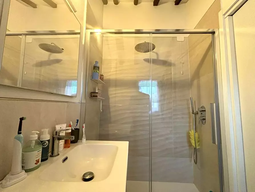 Immagine 16 di Villa in vendita  a Capannori