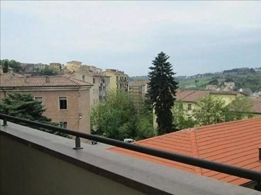 Immagine 10 di Appartamento in vendita  a Siena