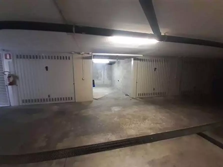 Immagine 1 di Appartamento in vendita  a Milano