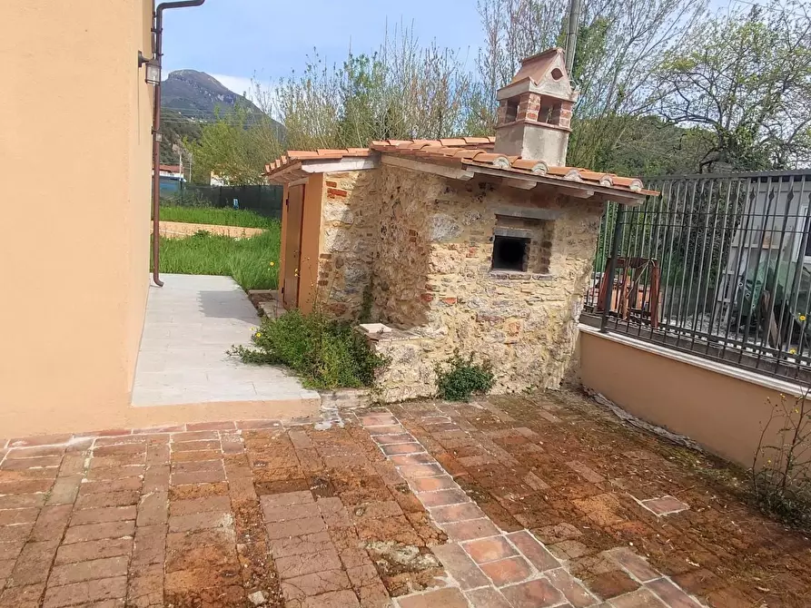 Immagine 8 di Villa in vendita  a Pietrasanta