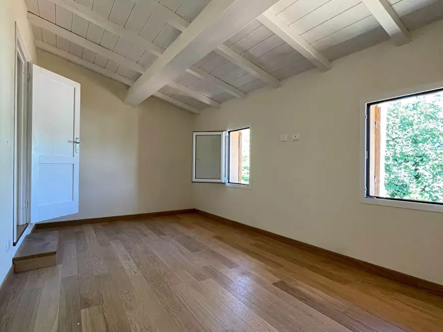 Immagine 11 di Villa in vendita  a Pietrasanta