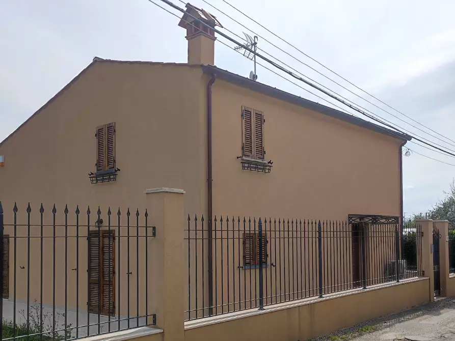 Immagine 3 di Villa in vendita  a Pietrasanta