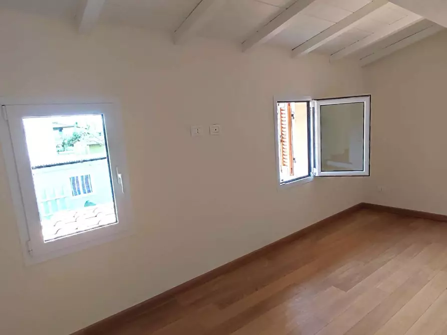 Immagine 10 di Villa in vendita  a Pietrasanta
