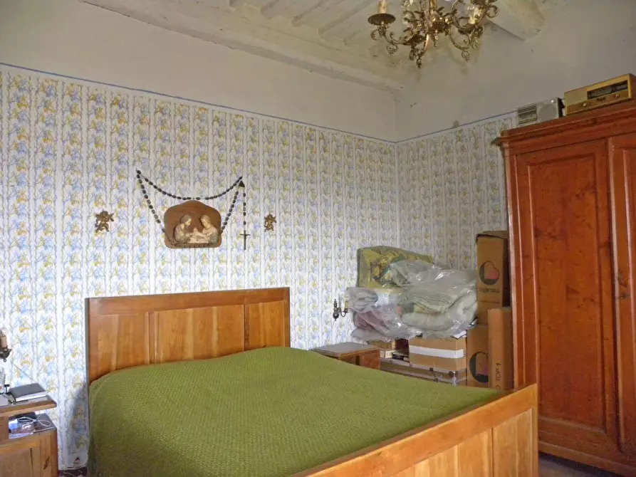 Immagine 36 di Rustico / casale in vendita  a Lucca