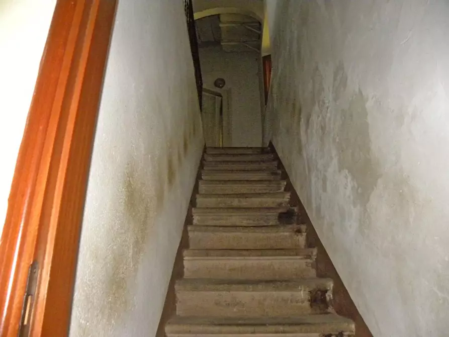 Immagine 29 di Rustico / casale in vendita  a Lucca