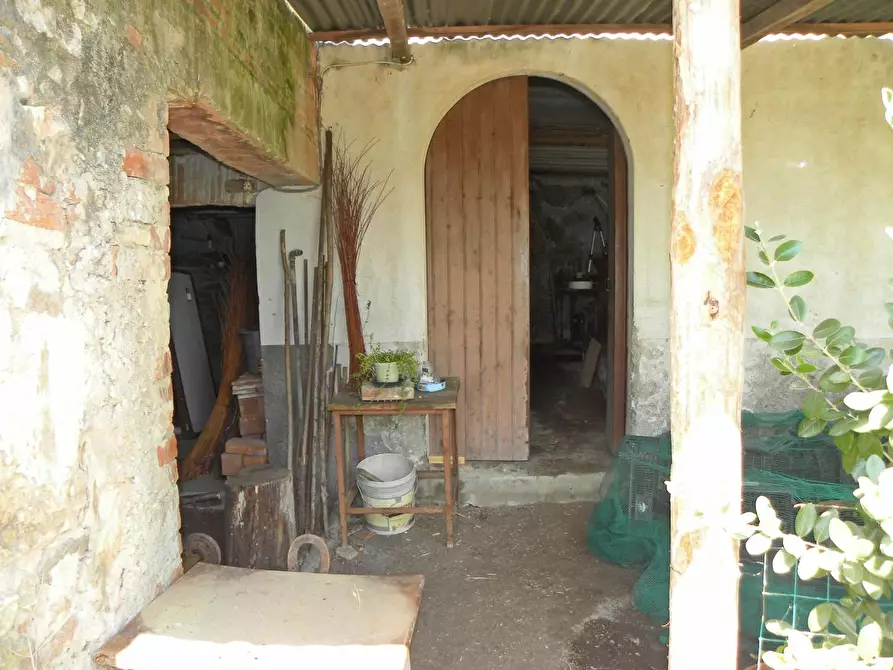Immagine 12 di Rustico / casale in vendita  a Lucca