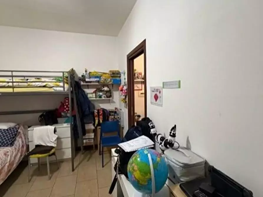 Immagine 11 di Appartamento in vendita  a Milano