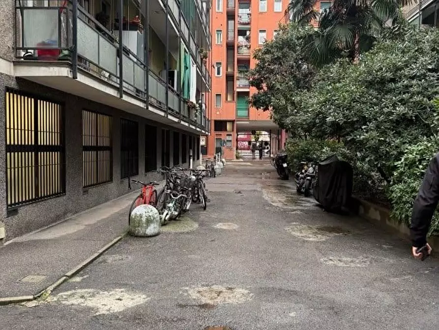 Immagine 1 di Appartamento in vendita  a Milano