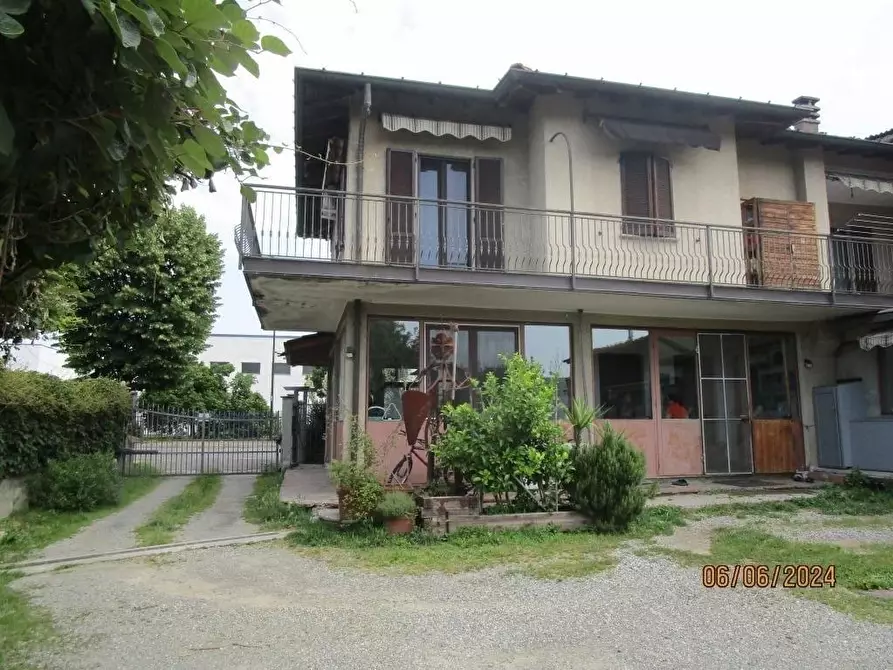 Immagine 5 di Villa in vendita  a Limbiate