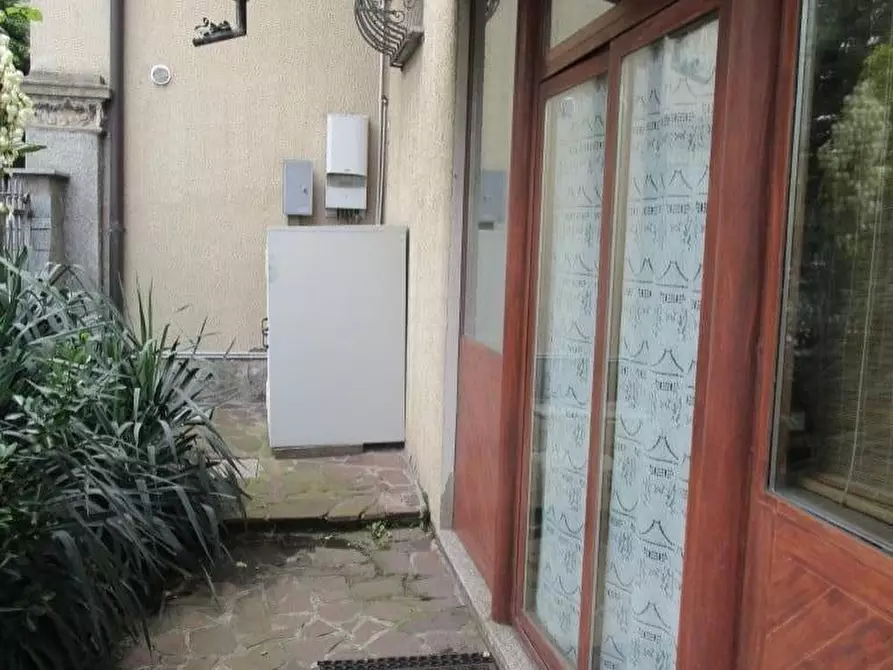 Immagine 9 di Villa in vendita  a Limbiate