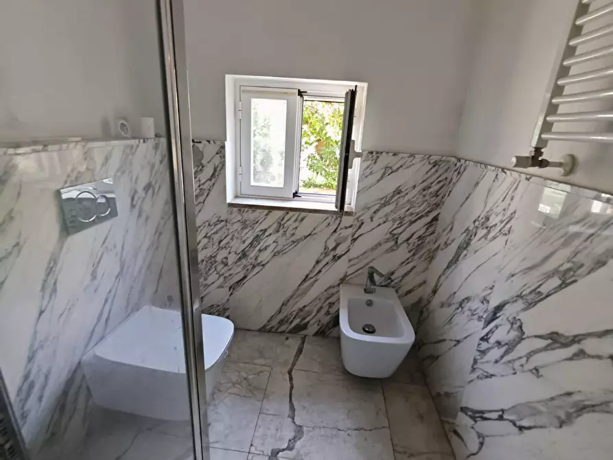 Immagine 2 di Casa semindipendente in vendita  a Carrara