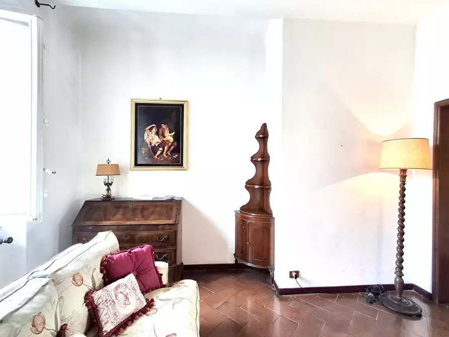 Immagine 16 di Mansarda in vendita  a Lucca
