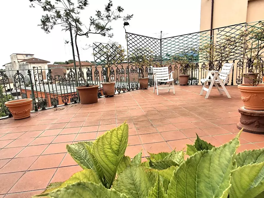 Immagine 3 di Mansarda in vendita  a Lucca