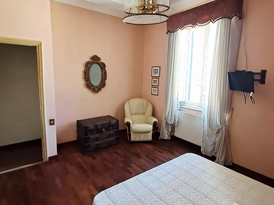 Immagine 22 di Appartamento in vendita  a Lucca