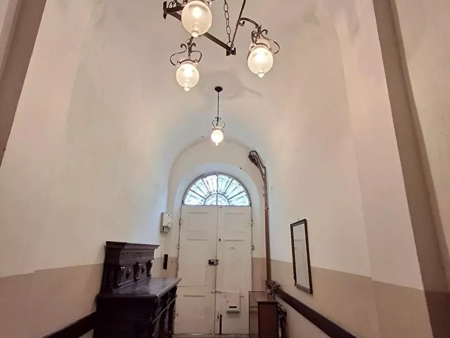 Immagine 22 di Mansarda in vendita  a Lucca