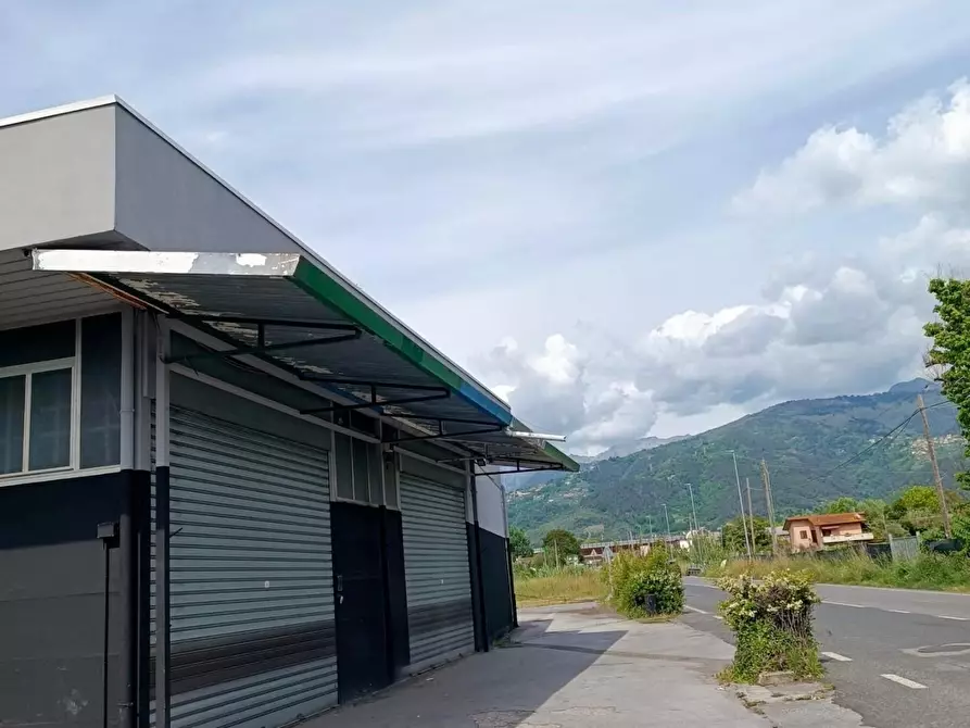 Immagine 7 di Attività artigianale in affitto  a Massa