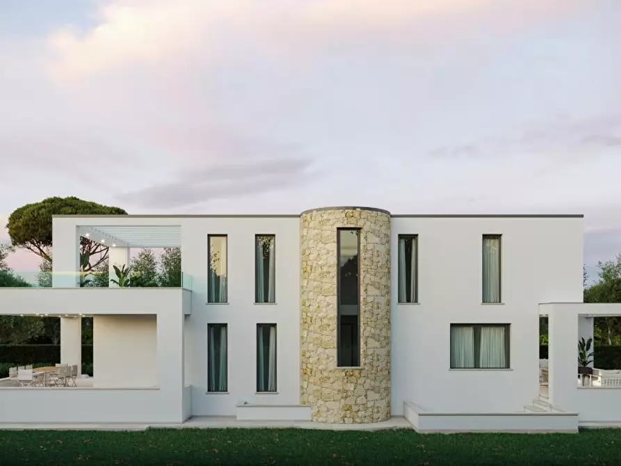 Immagine 13 di Villa in vendita  a Camaiore