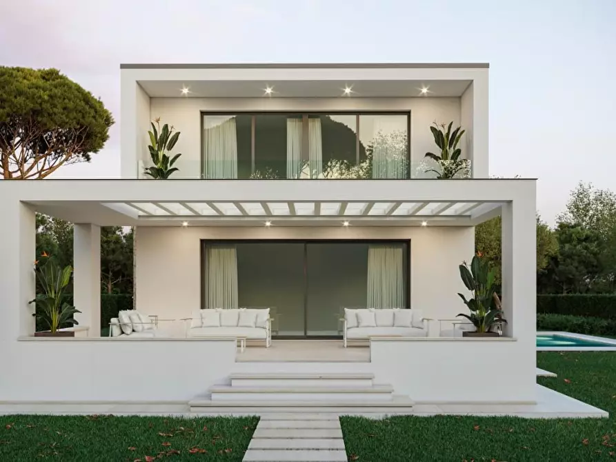 Immagine 10 di Villa in vendita  a Camaiore