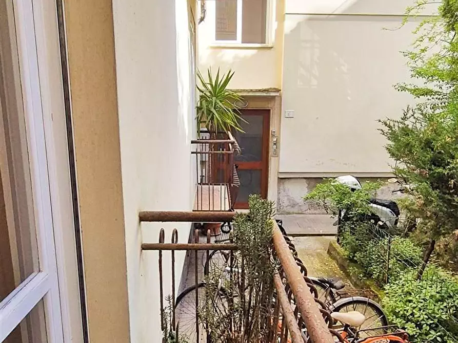 Immagine 13 di Appartamento in vendita  a Pisa