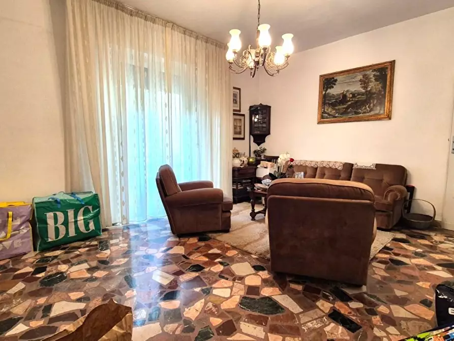 Immagine 17 di Appartamento in vendita  a Pisa