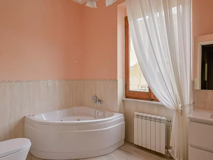 Immagine 17 di Casa indipendente in vendita  a Riccò Del Golfo Di Spezia