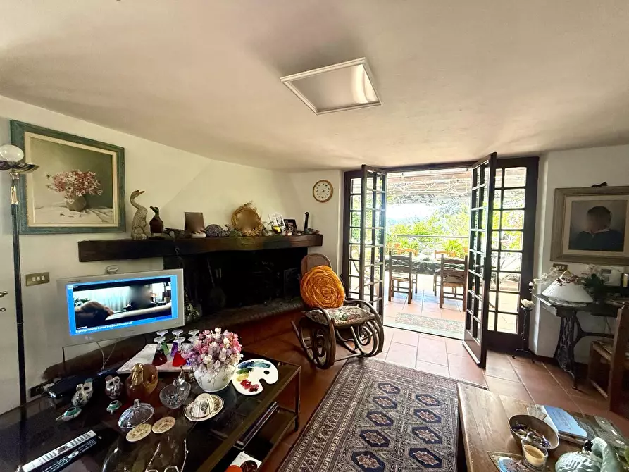 Immagine 24 di Villa in vendita  a Massa