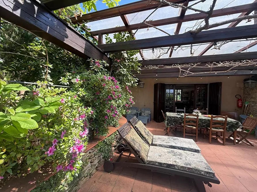 Immagine 5 di Villa in vendita  a Massa