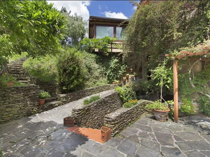 Immagine 29 di Villa in vendita  a Massa