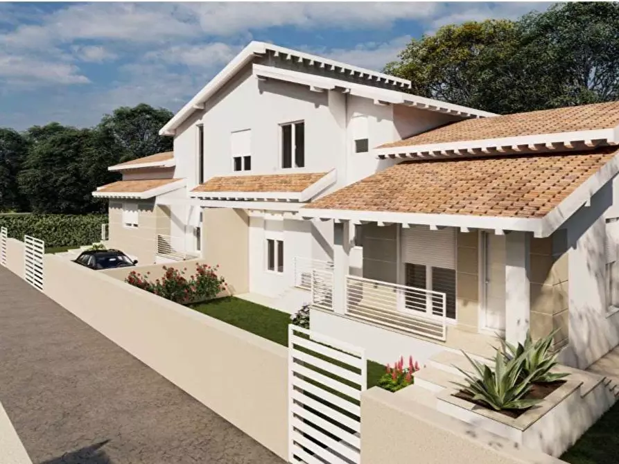 Immagine 1 di Casa bifamiliare in vendita  a Massarosa