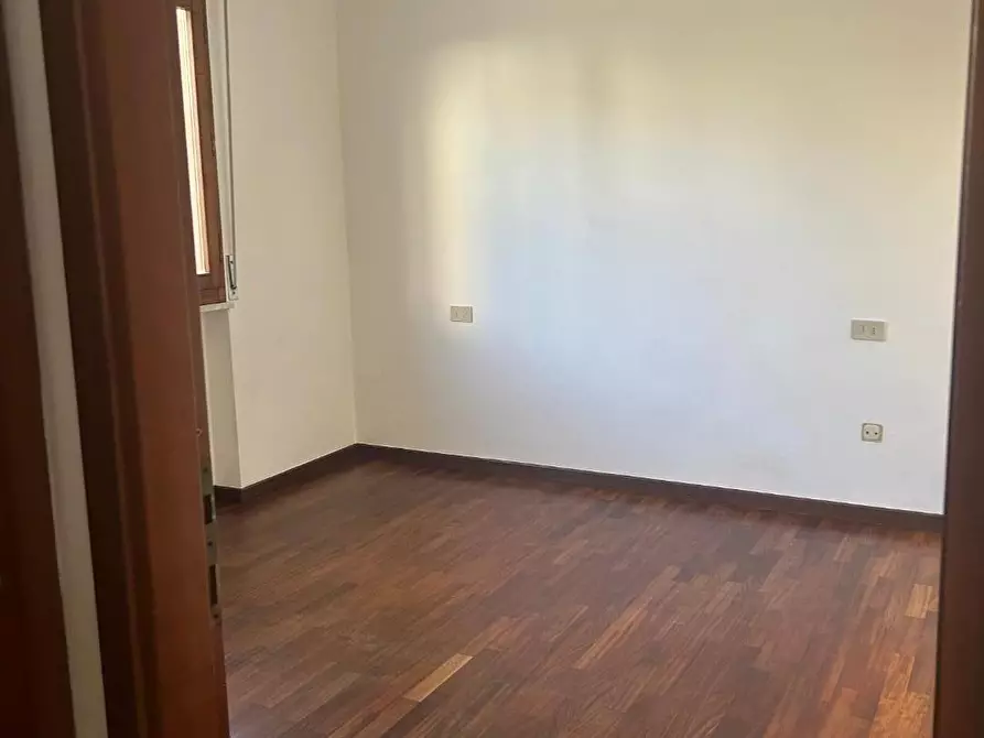 Immagine 11 di Appartamento in vendita  a Viareggio
