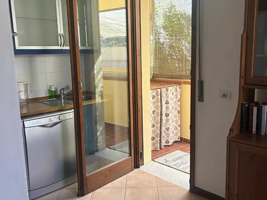 Immagine 4 di Appartamento in vendita  a Viareggio