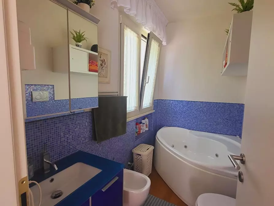 Immagine 36 di Terratetto in vendita  a Viareggio