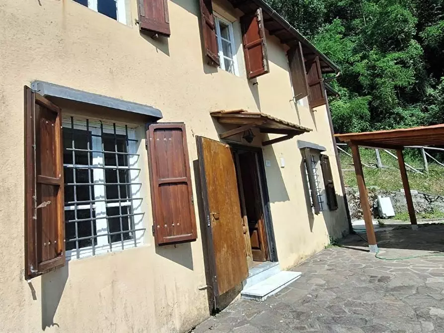 Immagine 25 di Casa colonica in vendita  a Pescaglia
