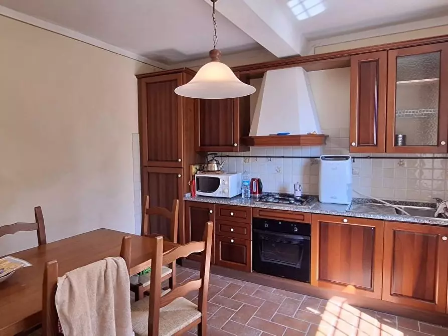 Immagine 9 di Casa colonica in vendita  a Pescaglia