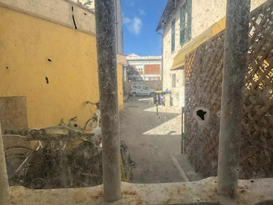 Immagine 3 di Negozio in vendita  a Livorno