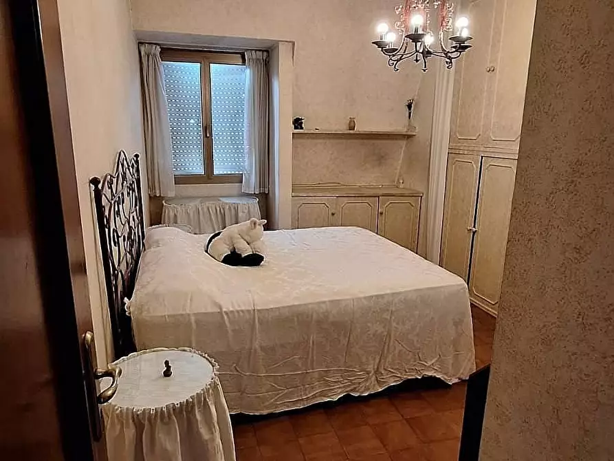 Immagine 11 di Appartamento in vendita  a Massa