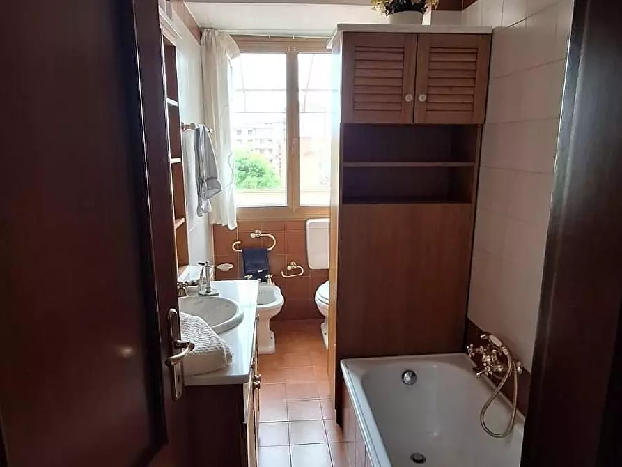 Immagine 12 di Appartamento in vendita  a Massa
