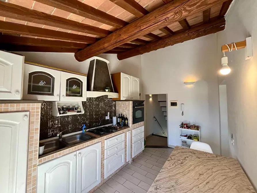 Immagine 9 di Appartamento in vendita  a Pontedera