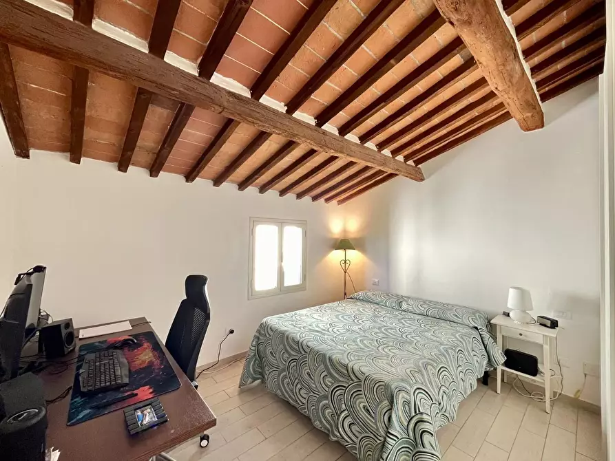 Immagine 23 di Appartamento in vendita  a Pontedera