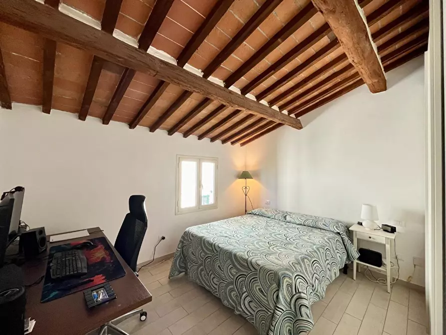 Immagine 21 di Appartamento in vendita  a Pontedera