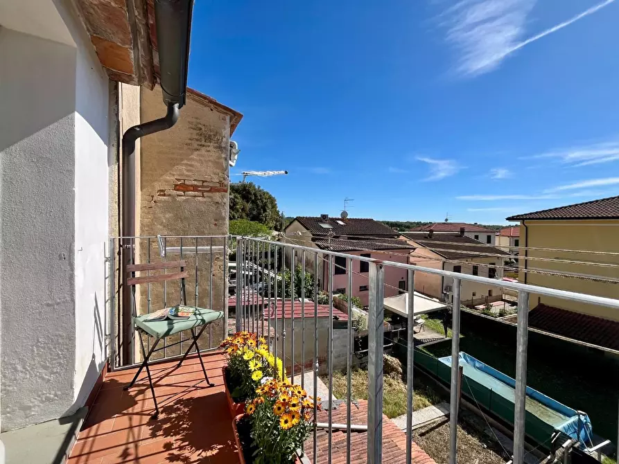 Immagine 12 di Appartamento in vendita  a Pontedera