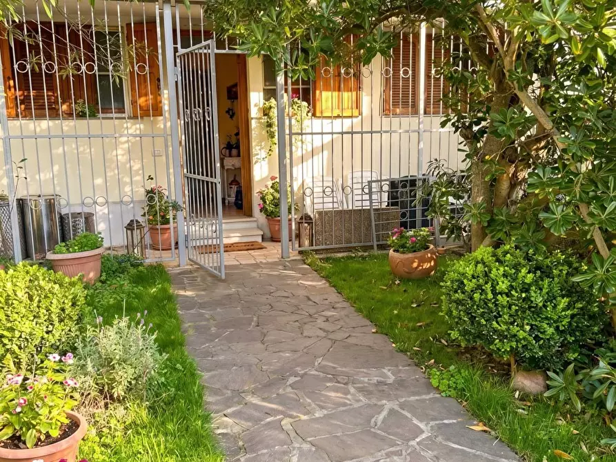 Immagine 9 di Casa bifamiliare in vendita  a Campiglia Marittima