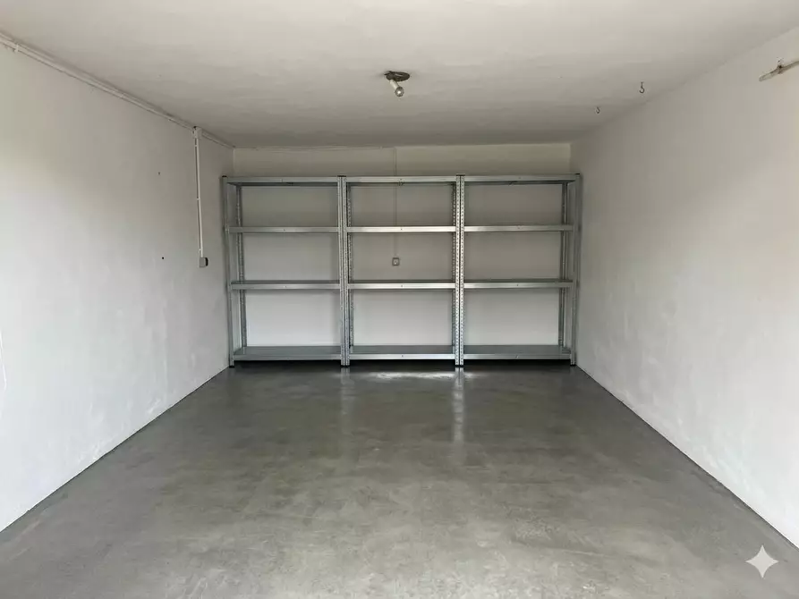 Immagine 15 di Appartamento in vendita  a Pontedera