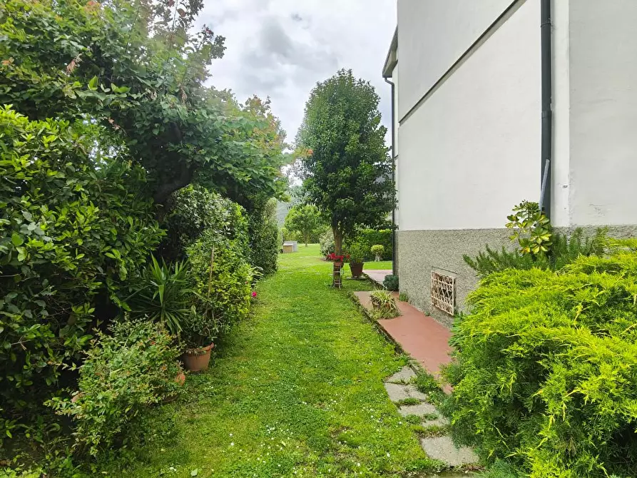 Immagine 15 di Casa bifamiliare in vendita  a San Giuliano Terme
