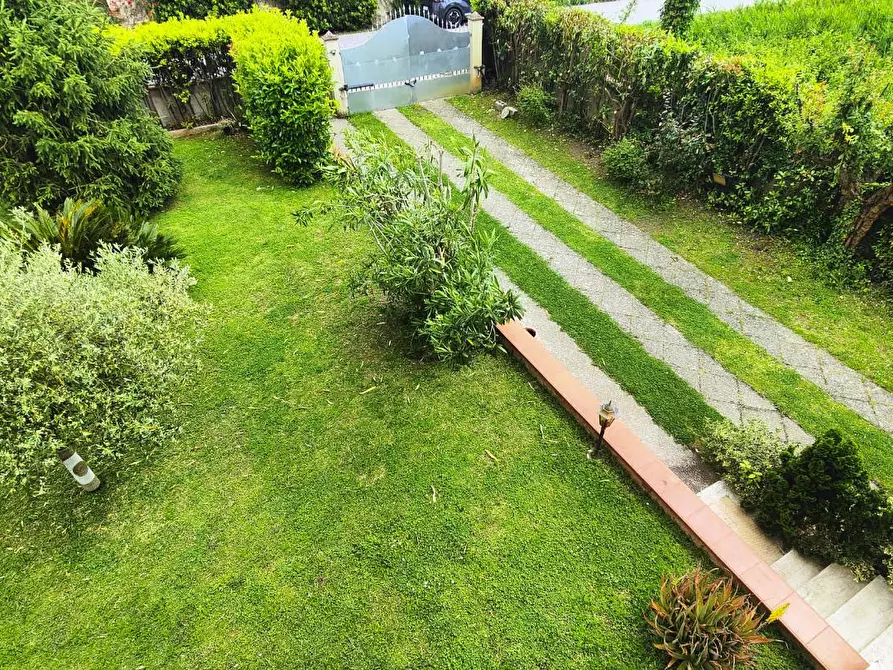 Immagine 4 di Casa bifamiliare in vendita  a San Giuliano Terme