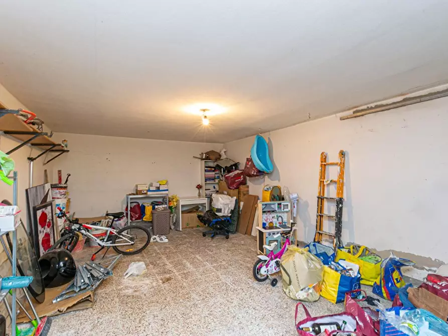 Immagine 30 di Appartamento in vendita  a Pontedera