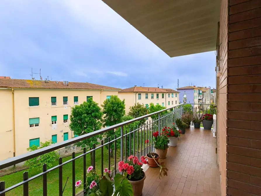 Immagine 27 di Appartamento in vendita  a Pontedera