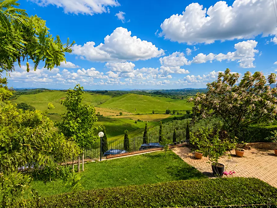 Immagine 37 di Villa in vendita  a Castelfiorentino