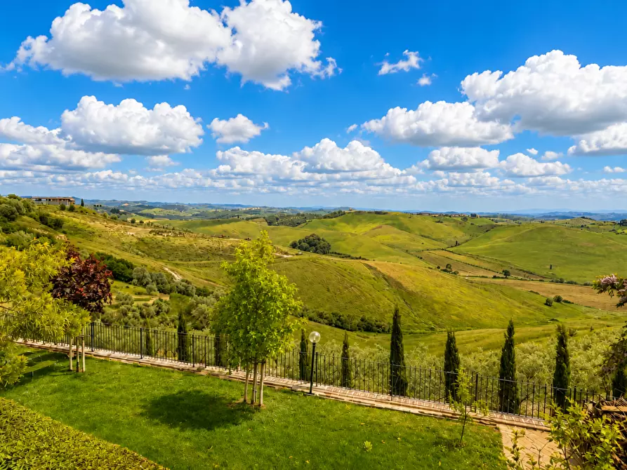 Immagine 41 di Villa in vendita  a Castelfiorentino