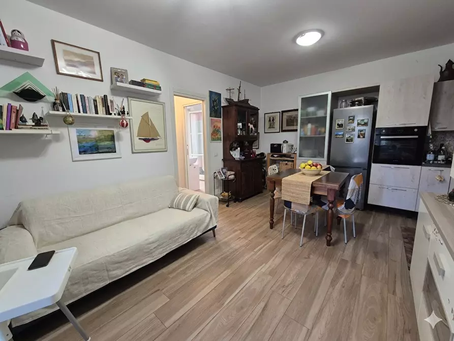 Immagine 10 di Appartamento in vendita  a Carrara
